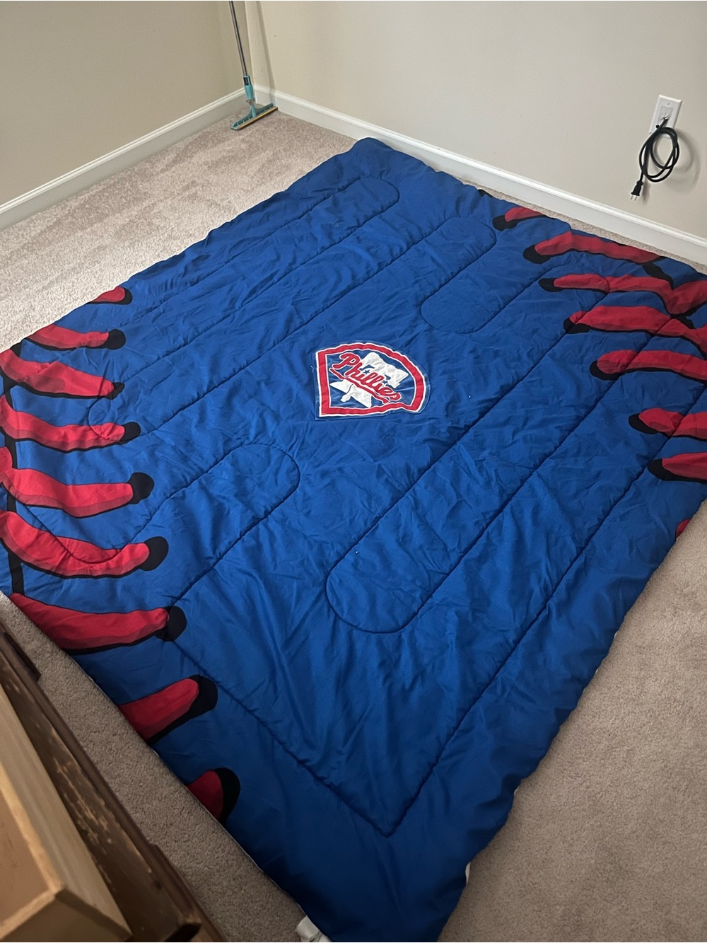MLB Philadelphia Phillies Blue and Red Baseball Comforter